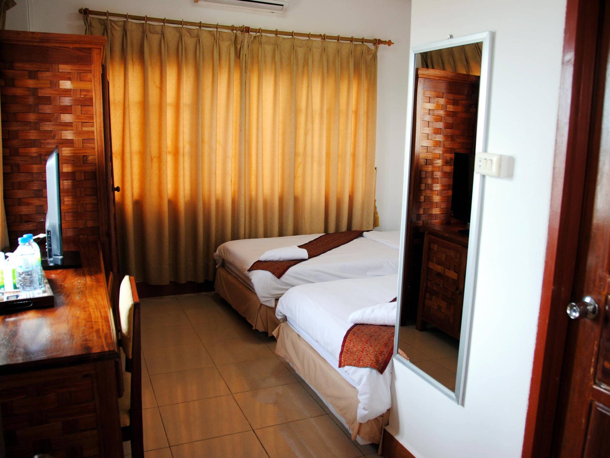 Nalinthone Guesthouse Ban Nongdouang Exterior photo